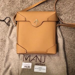 Manu Atelier strictures shoulder bag